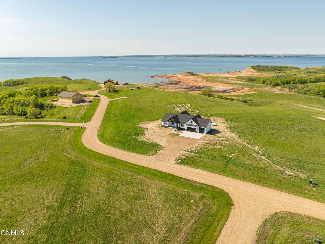 House in Garrison, North Dakota, United States 3 - 16779901