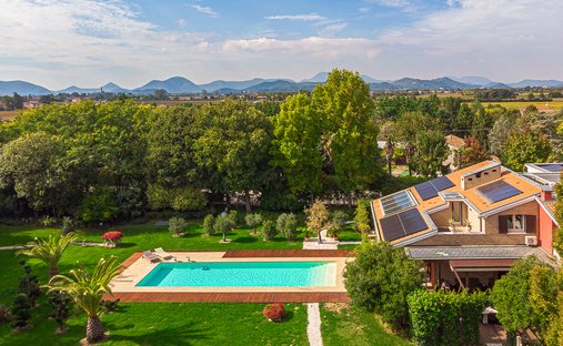 Villa in Due Carrare, Veneto, Italy 1