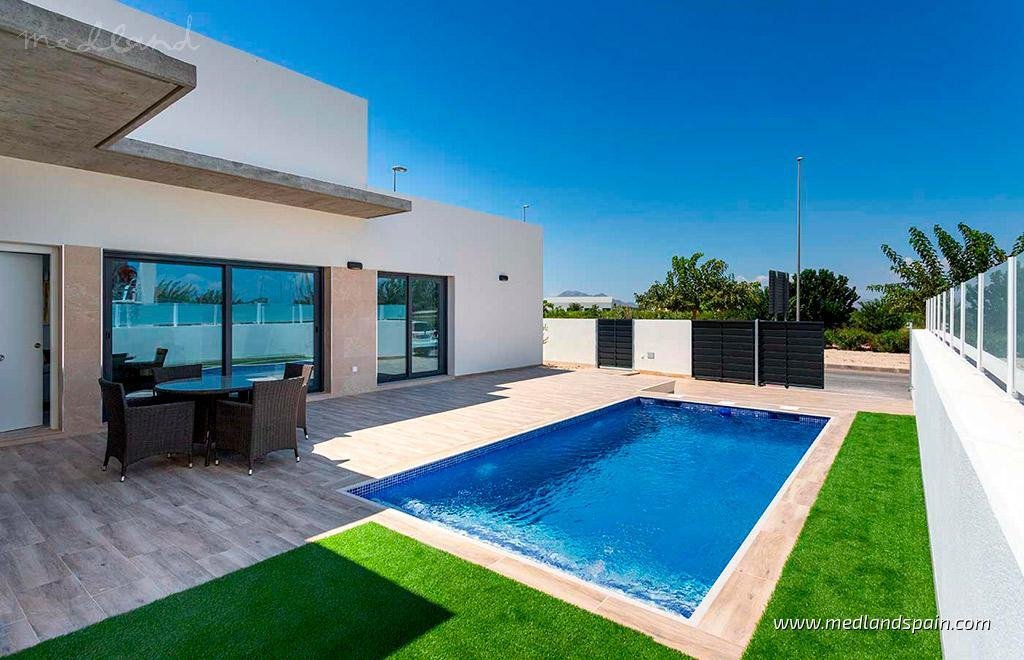 Villa in Daya Nueva, Valencian Community, Spain 1 - 16783934