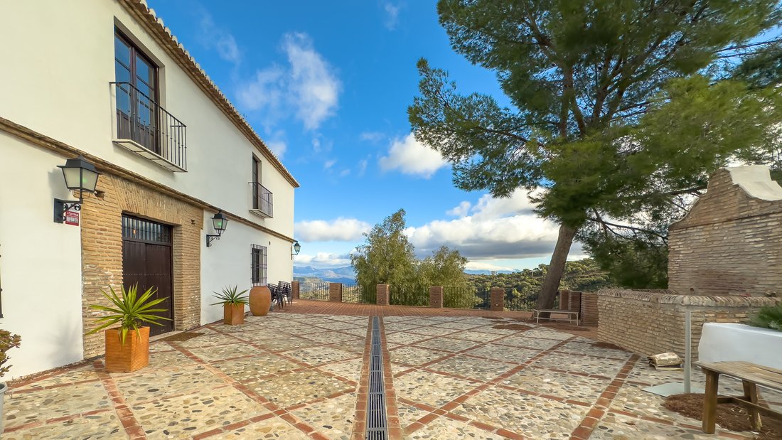 Estate in Ciudad Jardin, Malaga, Spain 3 - 16784207