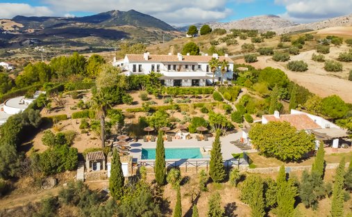 Finca en Villanueva de la Concepción, Andalucía, España 1