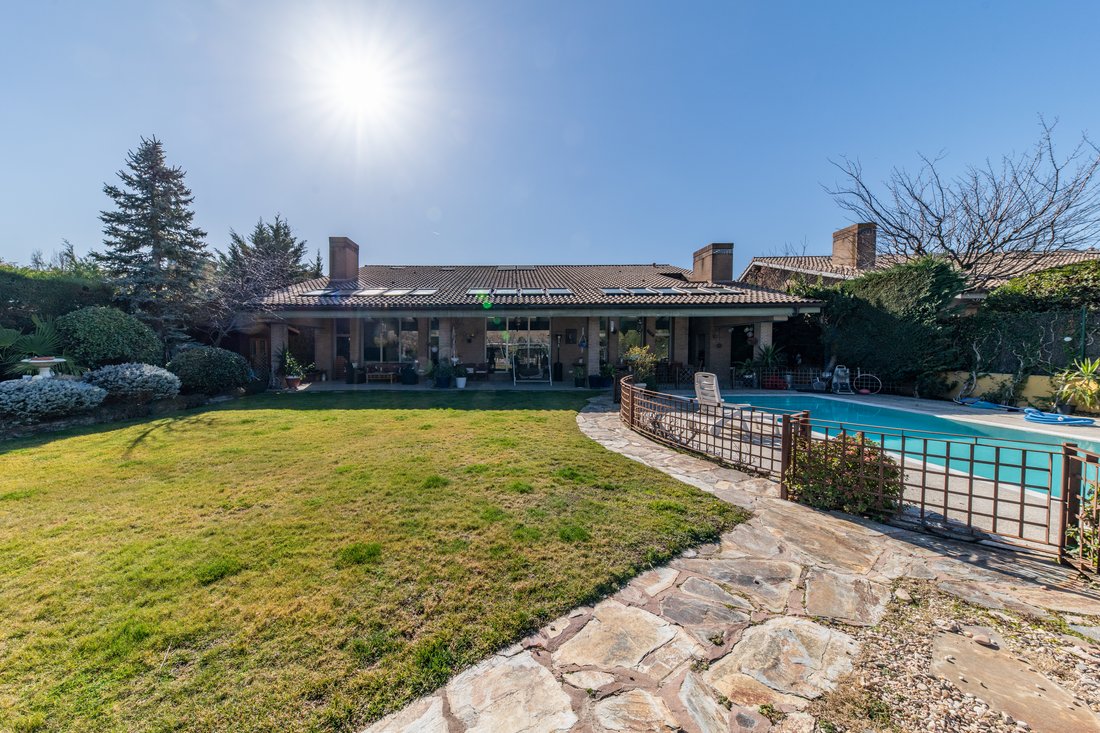 House in Pozuelo de Alarcon, Comunidad de Madrid, Spain 2 - 16784474