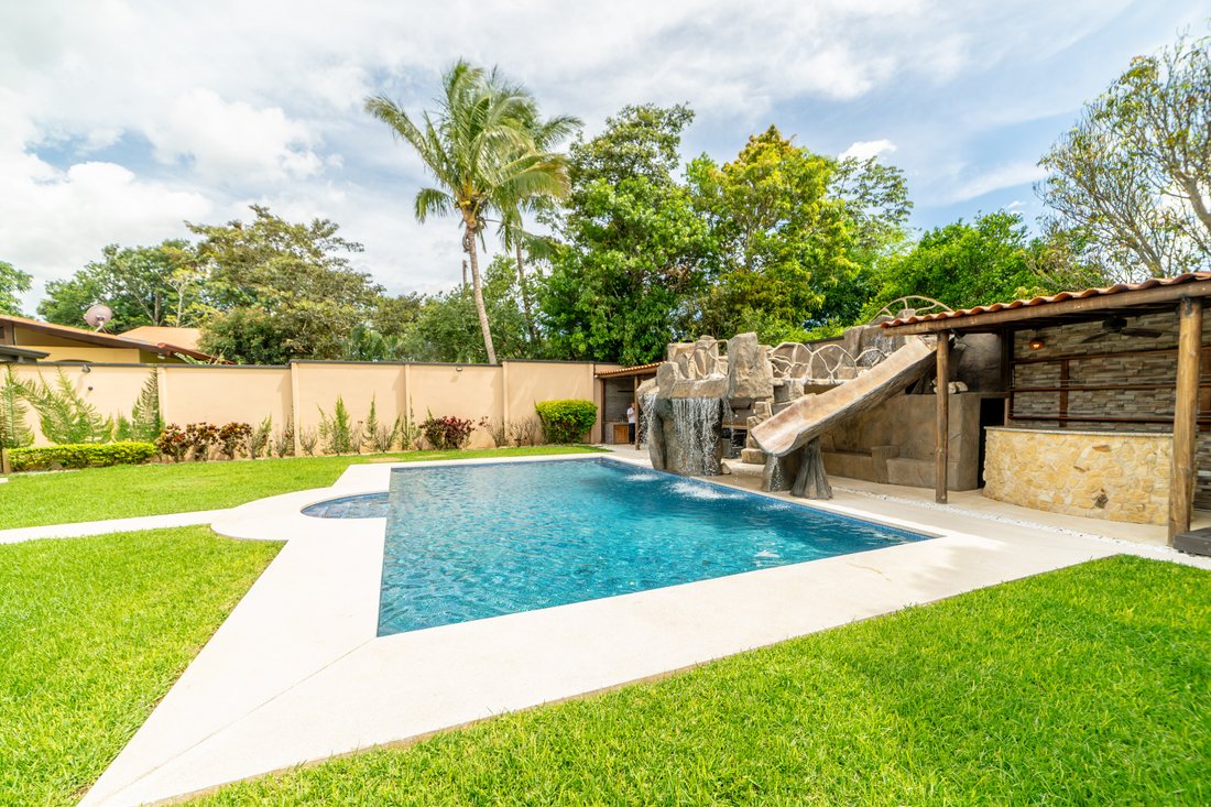 House in Ciudad Colón, San José Province, Costa Rica 4 - 16784487
