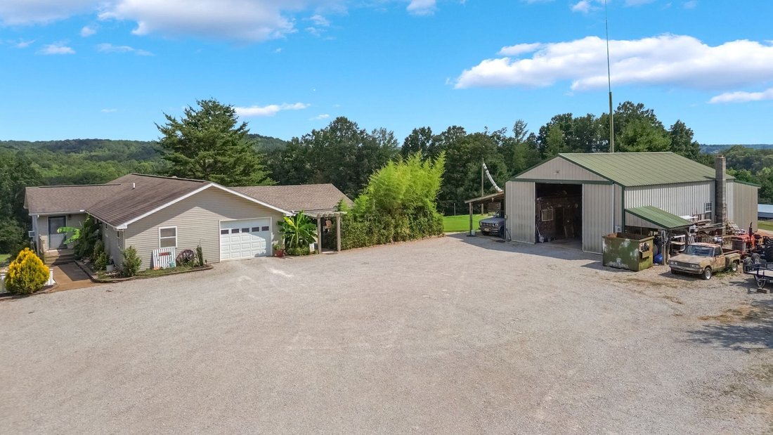 House in Linden, Tennessee, United States 5 - 16790591