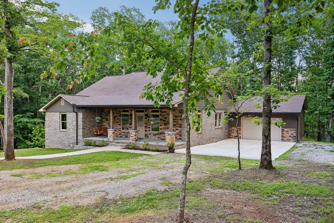 House in Hohenwald, Tennessee, United States 1 - 16790761