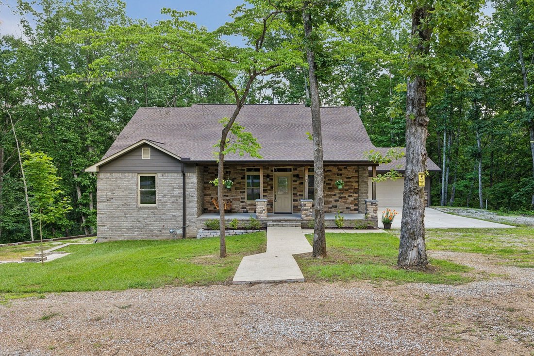 House in Hohenwald, Tennessee, United States 2 - 16790761