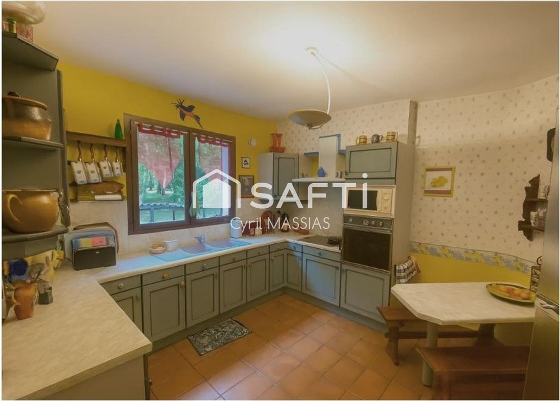 House in Saint-Aubin-de-Medoc, Nouvelle-Aquitaine, France 3 - 16785893