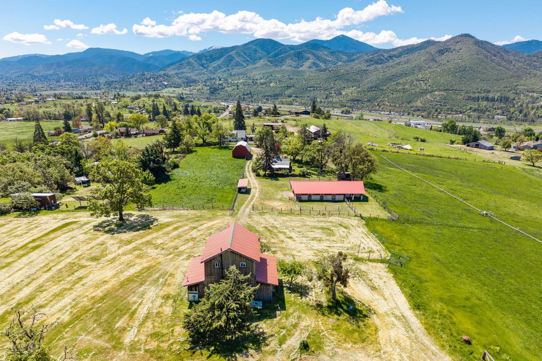 House in Ashland, Oregon, United States 1 - 16787639