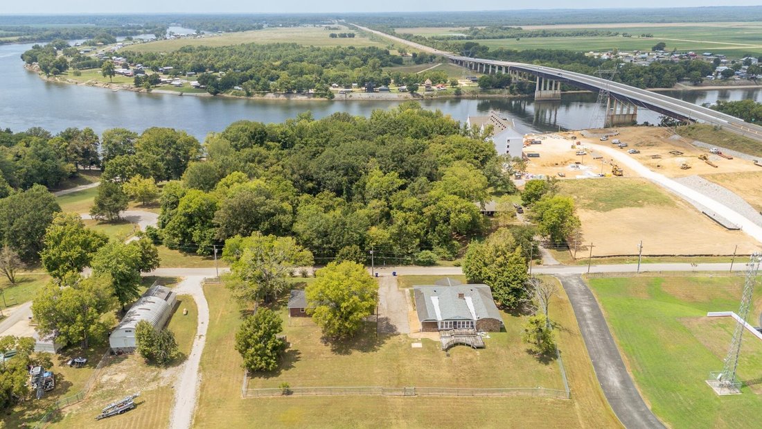 House in Savannah, Tennessee, United States 2 - 16791406