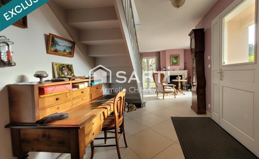 Castle for Sale in Villenave-d'Ornon, Nouvelle-Aquitaine, France