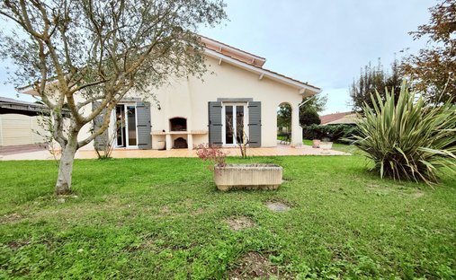 Splendid 19th Century Château, Renovated And Full Of Timeless Charm, Located Just Outside Bordeaux