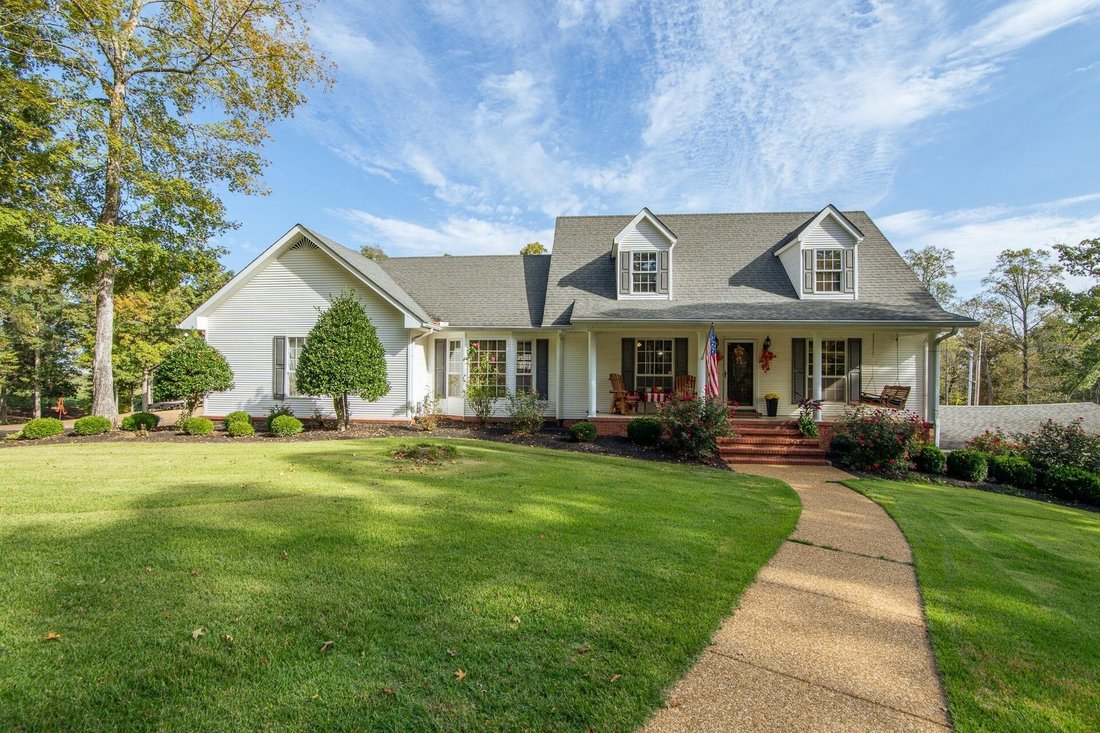 House in Savannah, Tennessee, United States 1 - 16791477