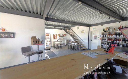 12th Century Fortified Castle On A Park Of Over 1 Ha