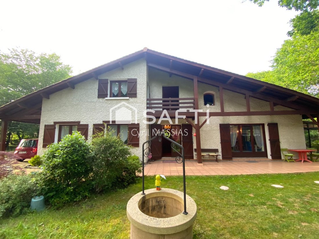 House in Saint-Aubin-de-Medoc, Nouvelle-Aquitaine, France 1 - 16785893