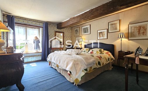 Castle for Sale in Houdan, Île-de-France, France