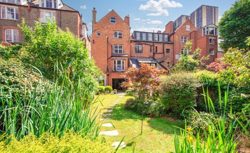 Apartment in West Hampstead, Camden, England 1