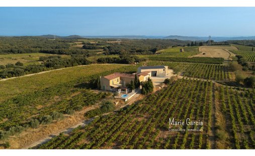 12th Century Fortified Castle On A Park Of Over 1 Ha