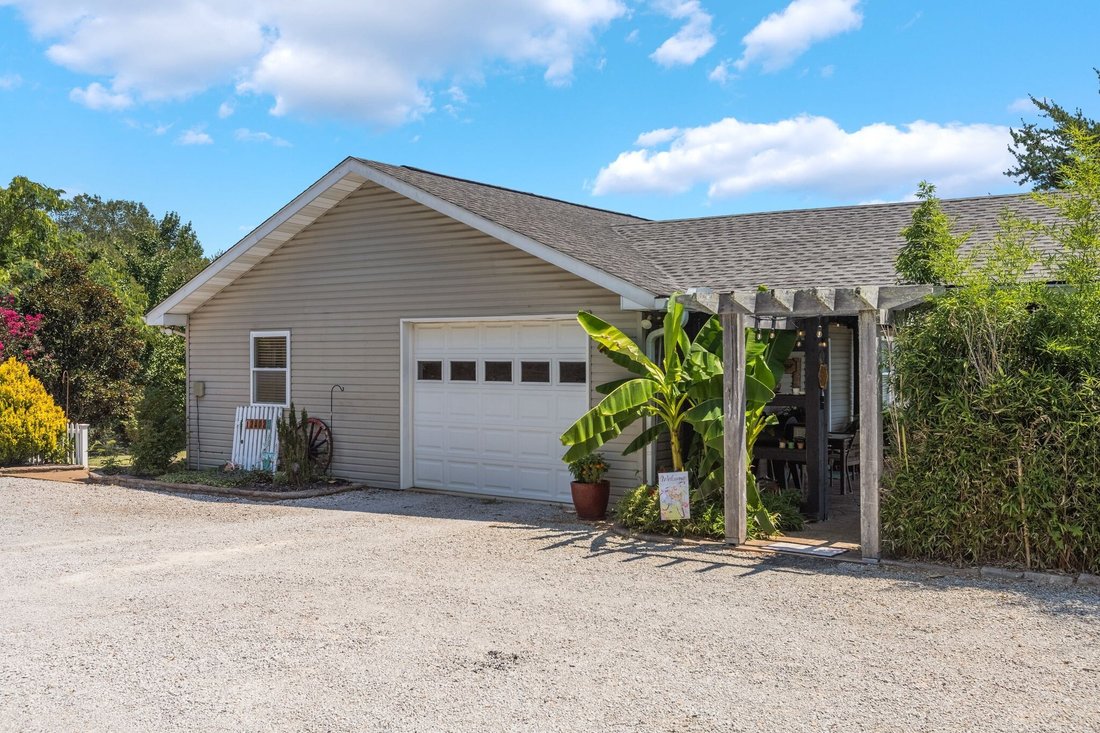 House in Linden, Tennessee, United States 3 - 16790591