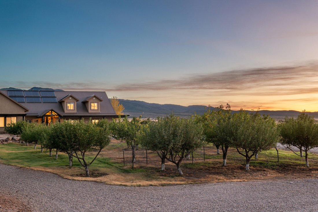 House in New Harmony, Utah, United States 2 - 16787999