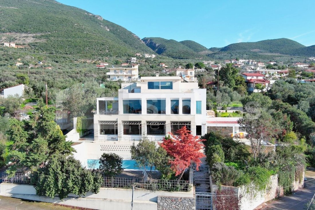 Villa in Verga Community, Peloponnese, Western Greece and the Ionian, Greece 1 - 16793594