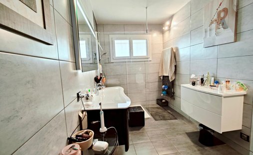 Splendid 19th Century Château, Renovated And Full Of Timeless Charm, Located Just Outside Bordeaux