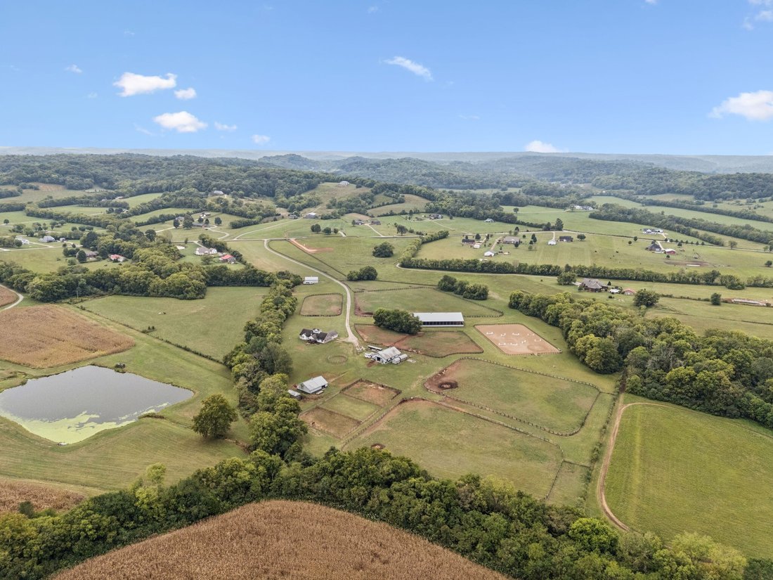 House in Columbia, Tennessee, United States 1 - 16790552