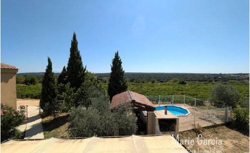 12th Century Fortified Castle On A Park Of Over 1 Ha