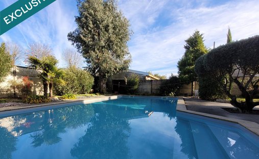 Castle for Sale in Villenave-d'Ornon, Nouvelle-Aquitaine, France