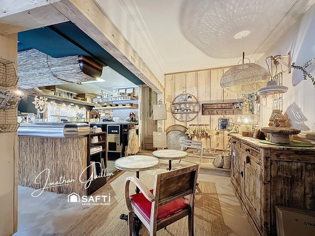 Moissy-Cramayel, Ile-de-France, France 4 - 16785965