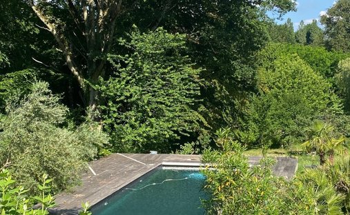 Castle for Sale in Fargues-Saint-Hilaire, Nouvelle-Aquitaine, France