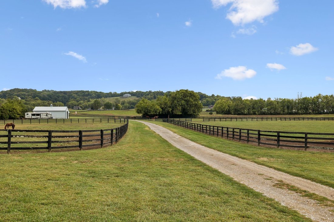 House in Columbia, Tennessee, United States 2 - 16790552