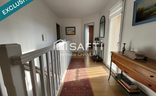 Castle for Sale in Villenave-d'Ornon, Nouvelle-Aquitaine, France