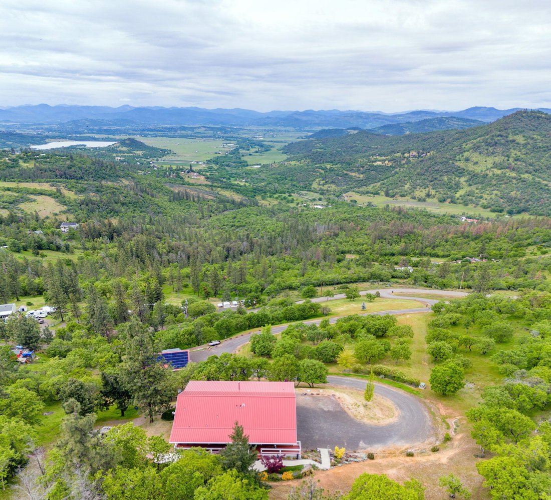 House in Eagle Point, Oregon, United States 5 - 16787498