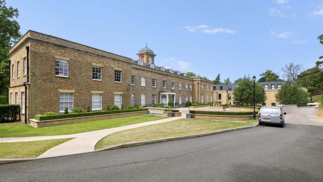 House in Harefield Grove, Harefield, England 1 - 16786397