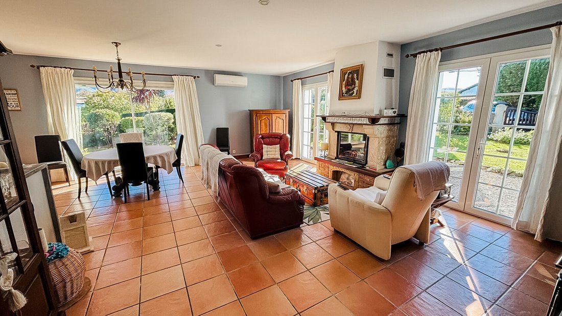 House in Mendi-Choko-Karrikatxar-Olhette, Urrugne, France 3 - 16785372