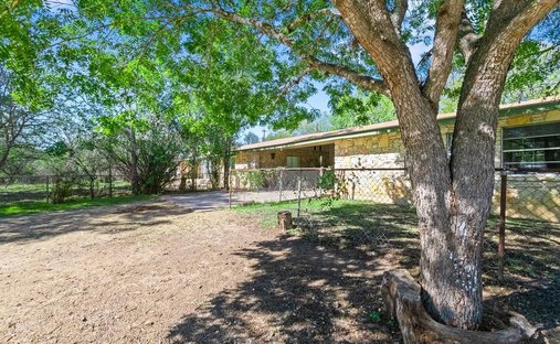 House in Center Point, Texas, United States 1