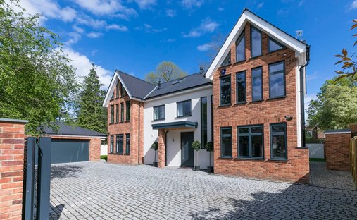 Haus in Coombe, Royal Borough of Kingston upon Thames, England 1