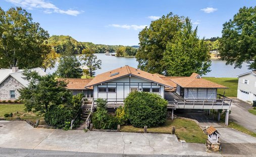 House in Louisville, Tennessee, United States 1