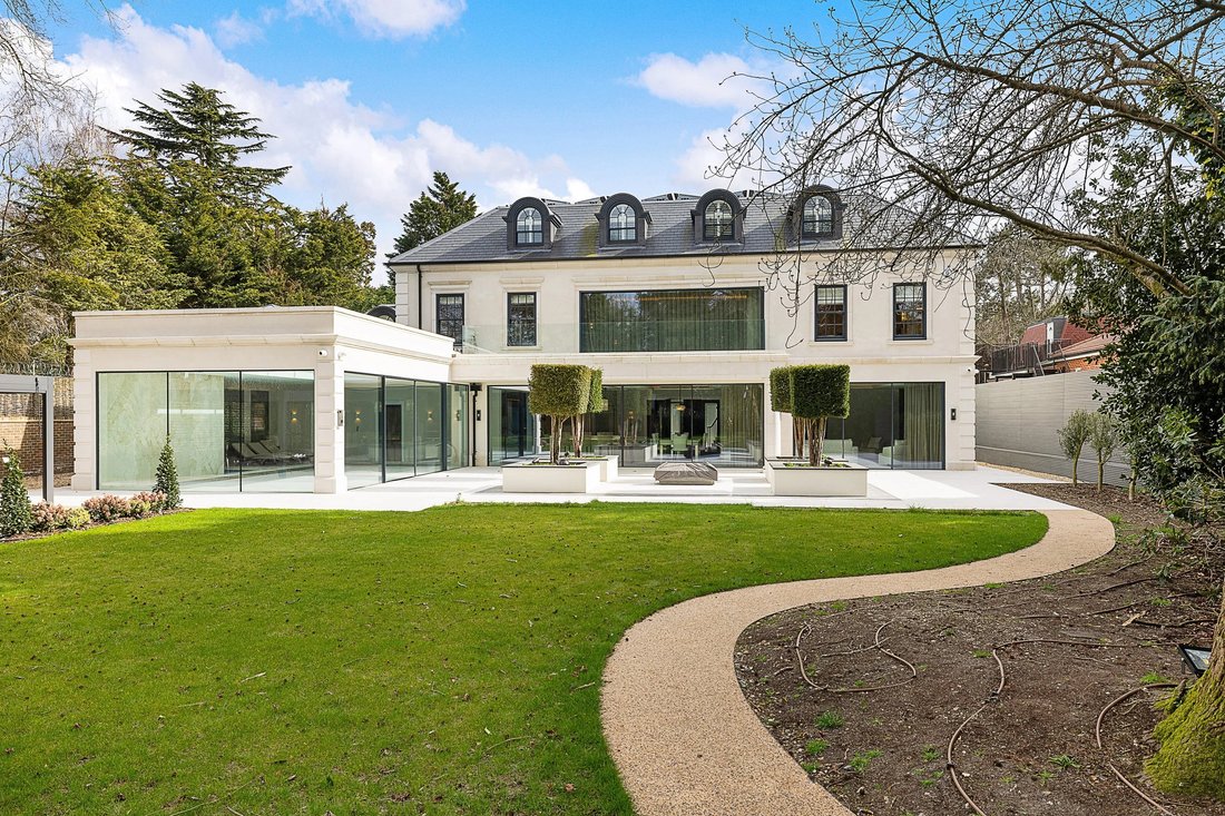 House in Kingston upon Thames, England, United Kingdom 2 - 16786530