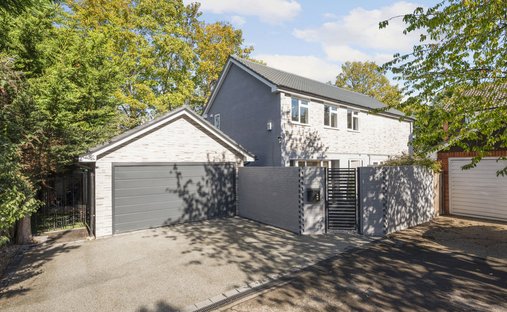 House in New Malden, Royal Borough of Kingston upon Thames, England 1
