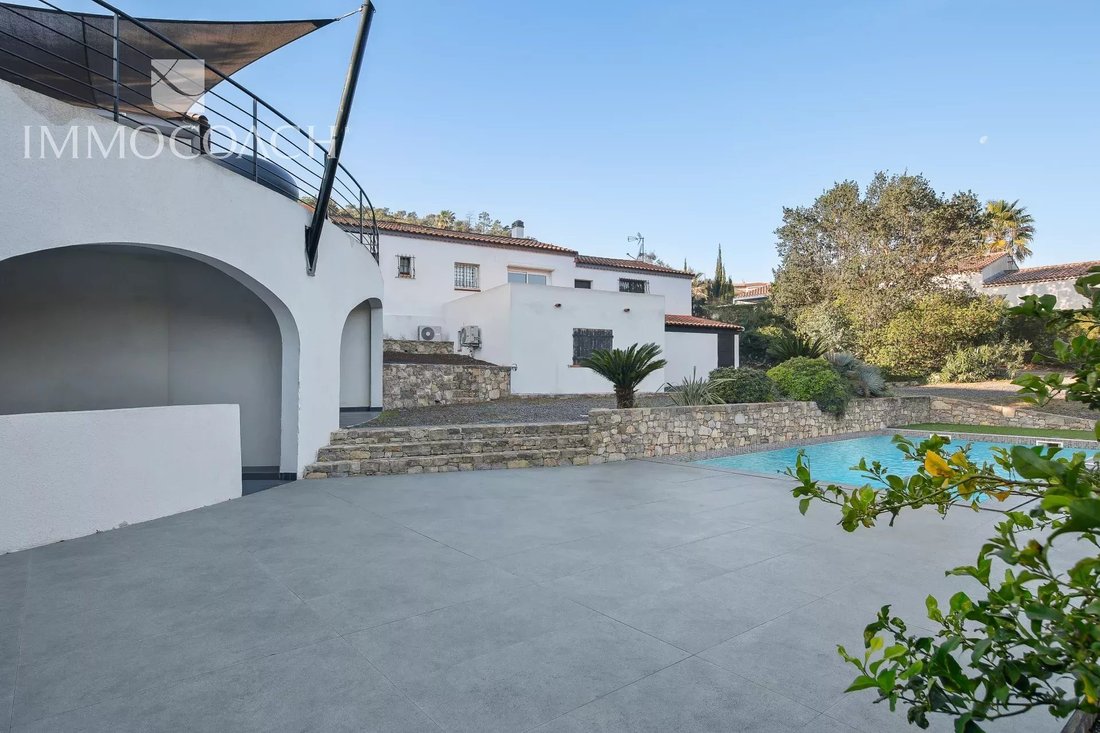 Estate in Centre, Bormes-les-Mimosas, France 3 - 16398343