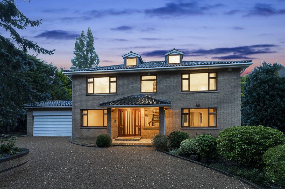 House in Coombe, Royal Borough of Kingston upon Thames, England 1 - 16786666