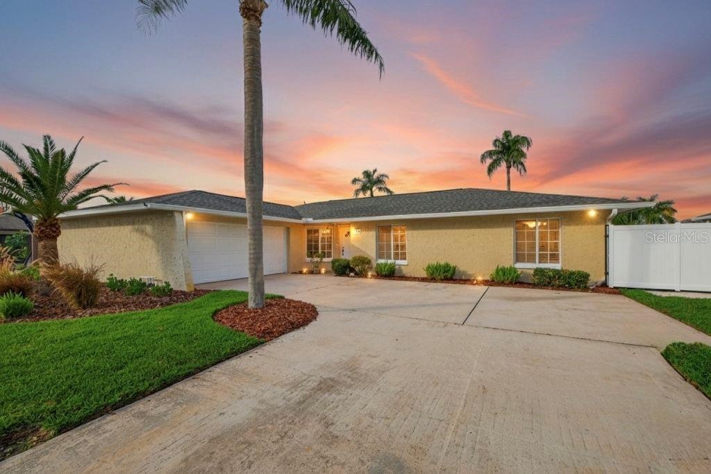 House in St. Petersburg, Florida, United States 2 - 16792835