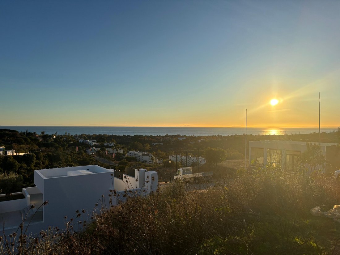 Land in Elviria-Cabopino, Marbella, Spain 3 - 16786747