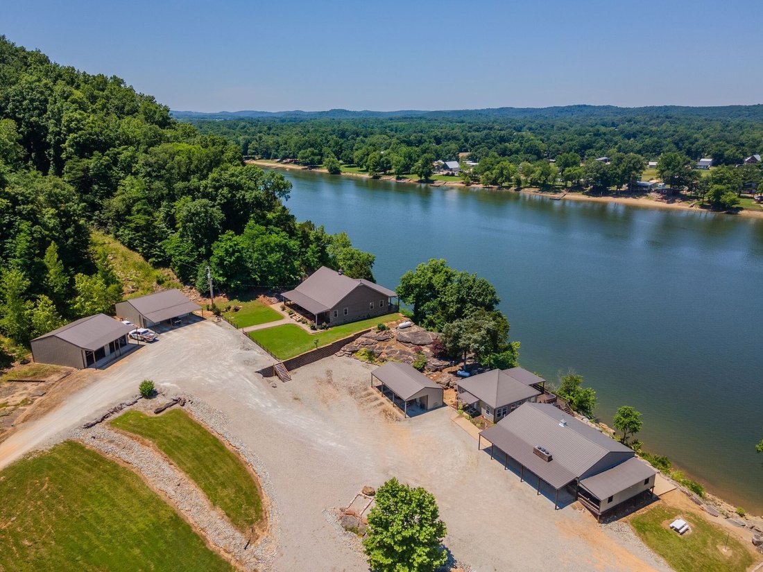 House in Linden, Tennessee, United States 2 - 16788873