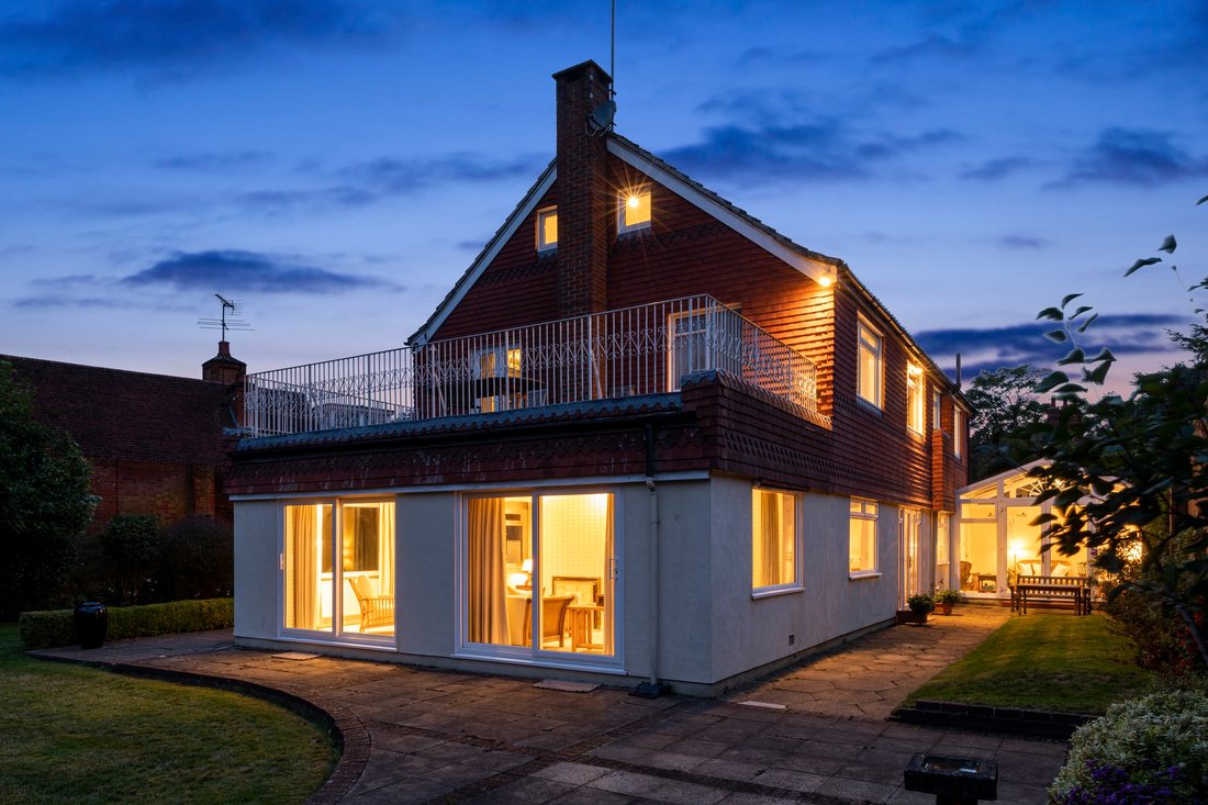 House in Coombe, Royal Borough of Kingston upon Thames, England 1 - 16786402