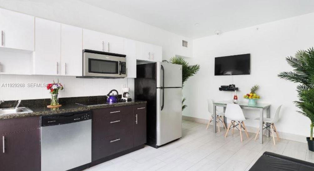 Miami Beach, Florida, United States 2 - 16792233