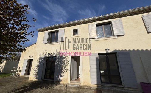 Castle for Sale in Carpentras, Provence-Alpes-Côte d'Azur, France