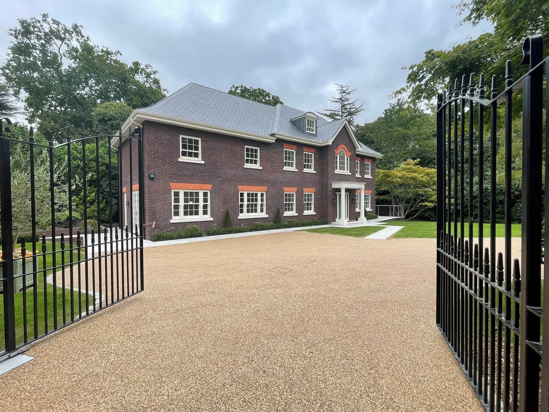 House in Coombe, Royal Borough of Kingston upon Thames, England 1 - 16786572
