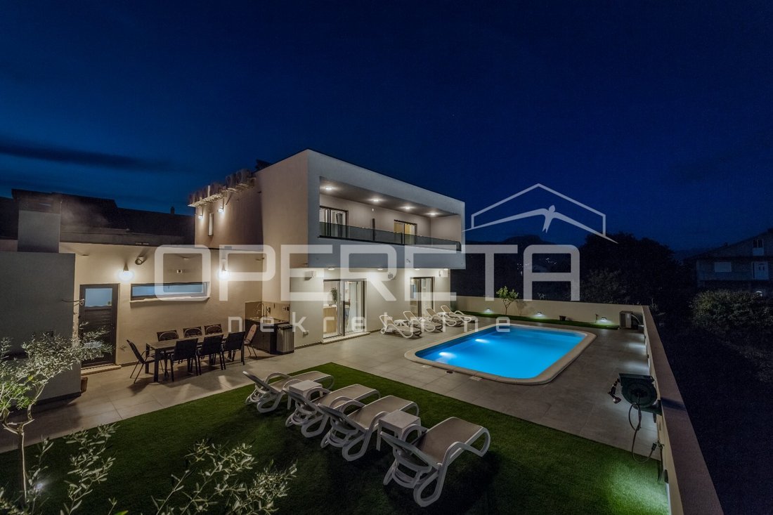 House in Kastel Novi, Split-Dalmatia County, Croatia 1 - 16787886